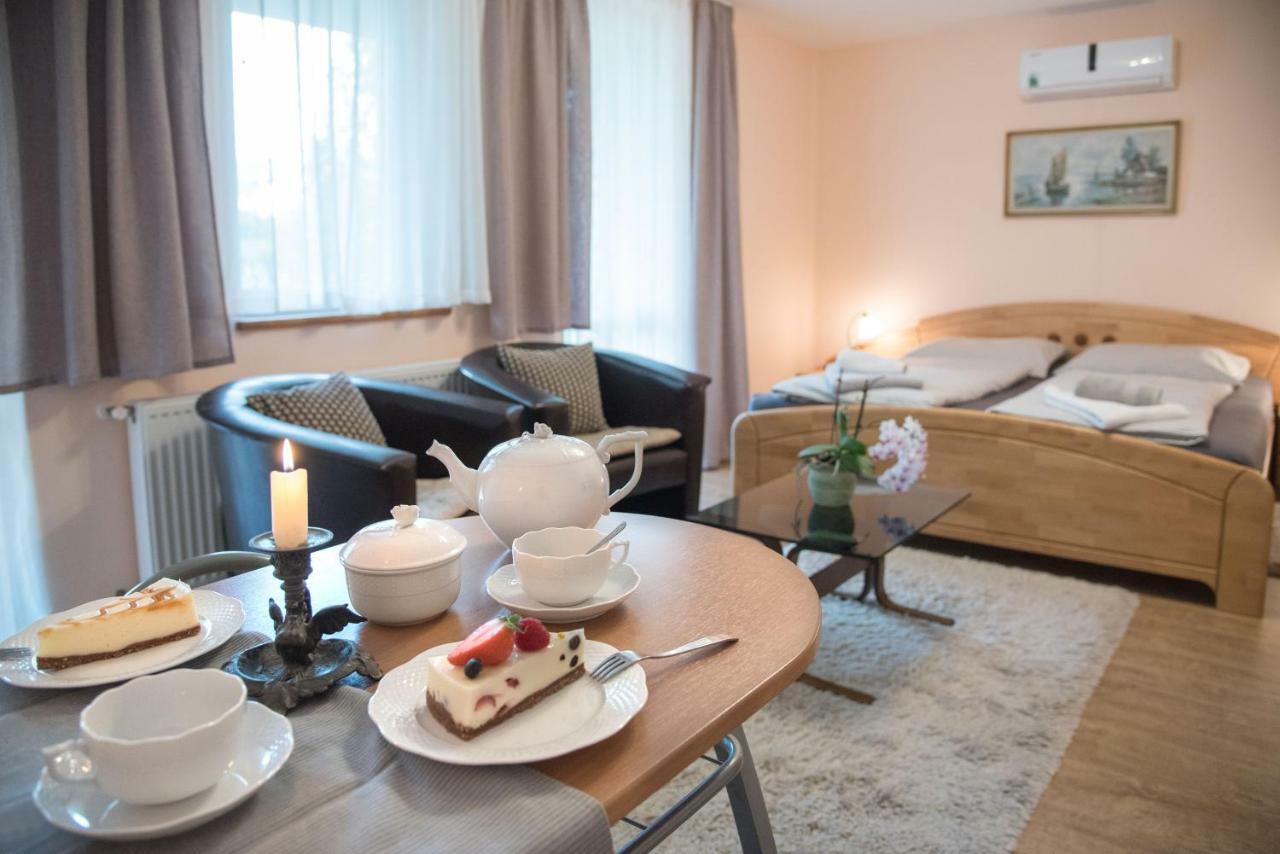 Deluxe Apartments เฮวิซ ภายนอก รูปภาพ